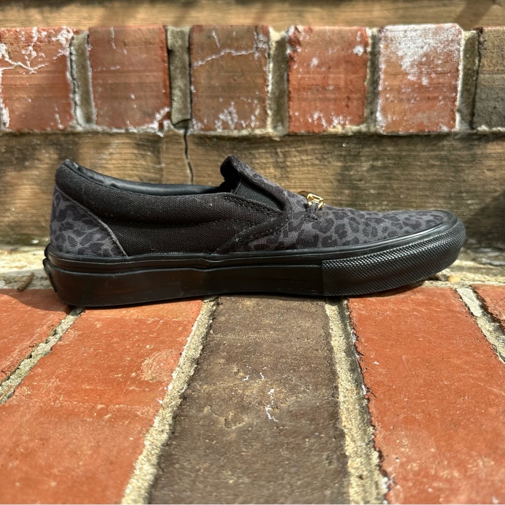Vans x Cher Strawberry Skater Slip-On Sneakers in Cheetah Black Men’s 7 - Picture 5 of 10